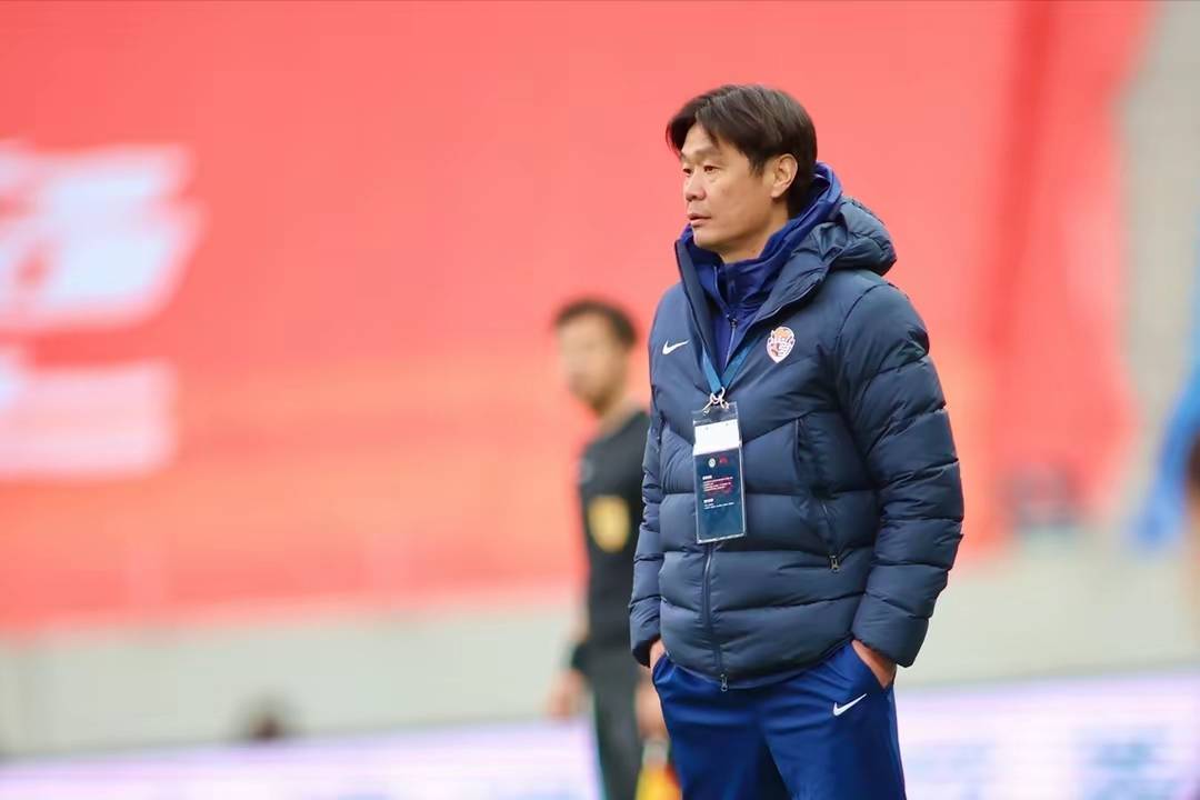 勒阿弗球迷怒吼，俱乐部管理层召开紧急会议