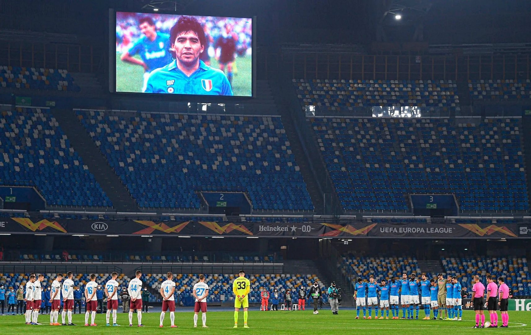 包含目标退役马拉多纳首战城市莫再畏惧改变压制交锋的词条