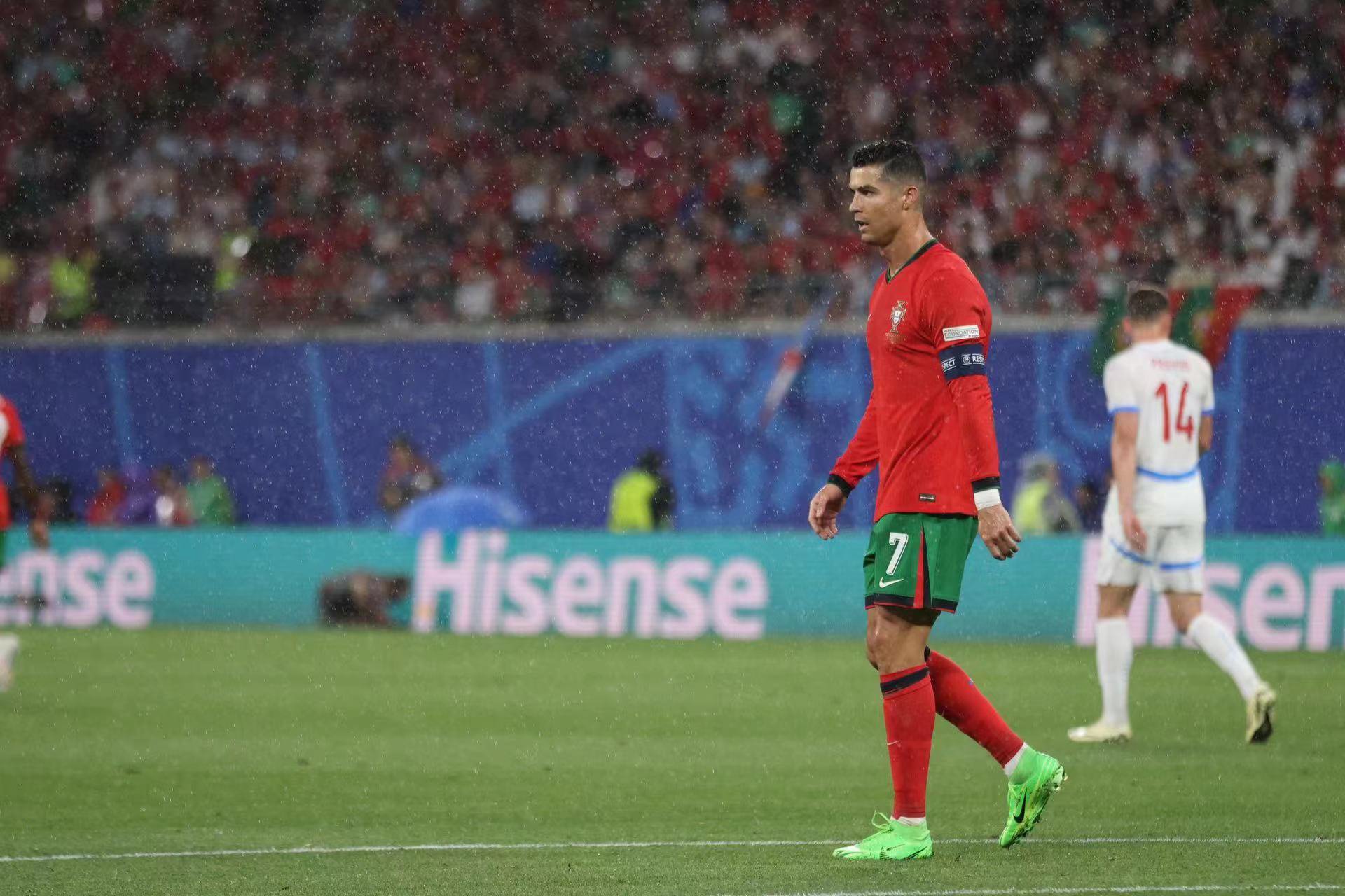 九游体育app下载-葡萄牙球队实现逆转，晋级淘汰赛