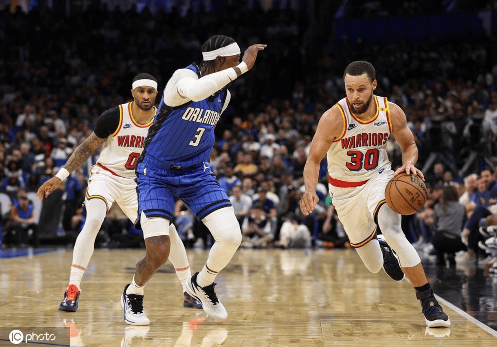 九游体育在线-关于勇士队主控库里再砍分大胜国王队的信息