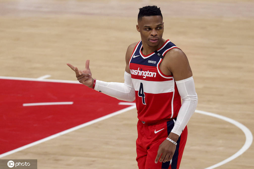 埃弗顿客场险胜狼队，玛帅赛季首胜的简单介绍