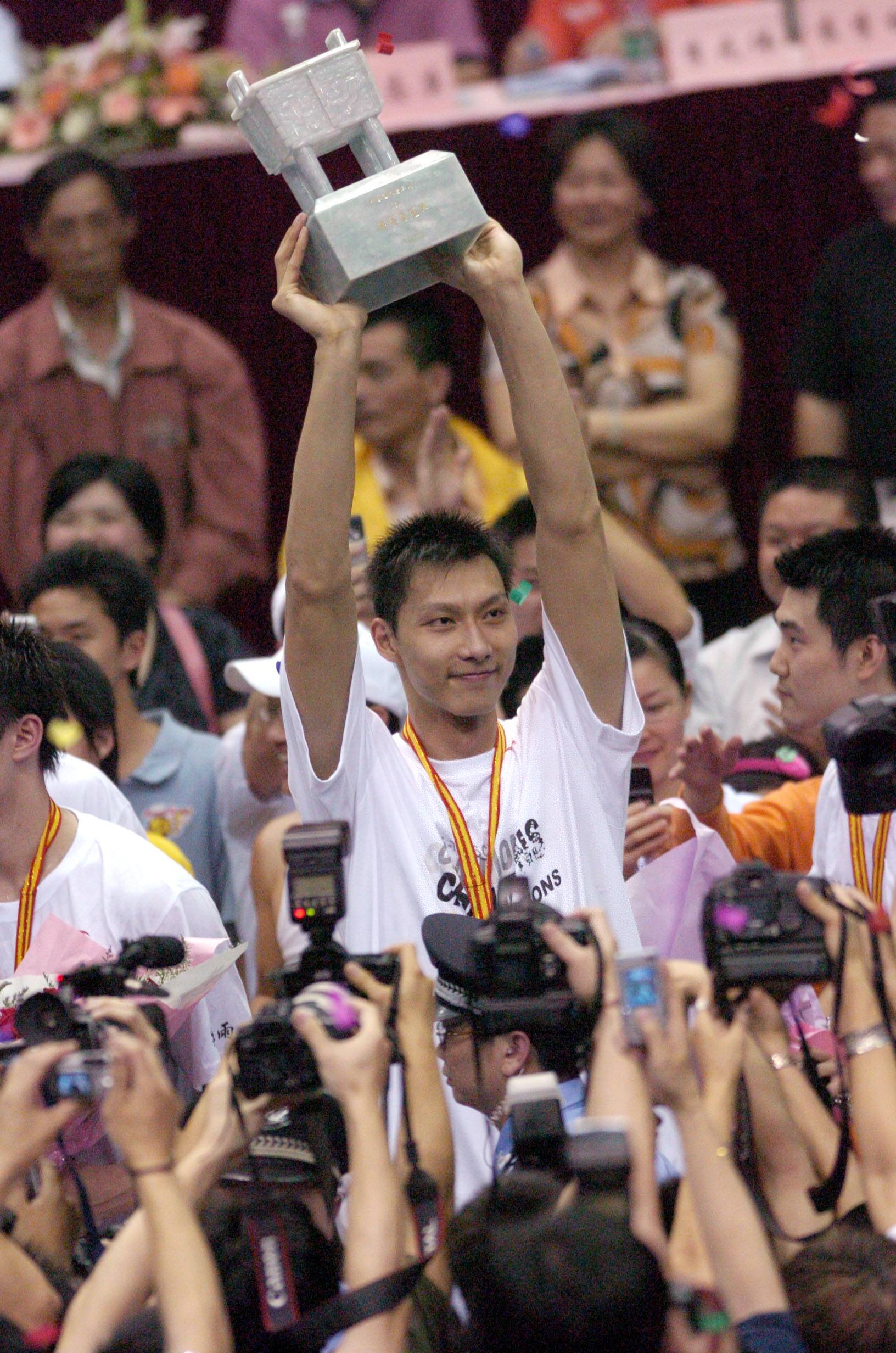 广东宏远豪取胜利，实现“凌波微步”赢球的简单介绍