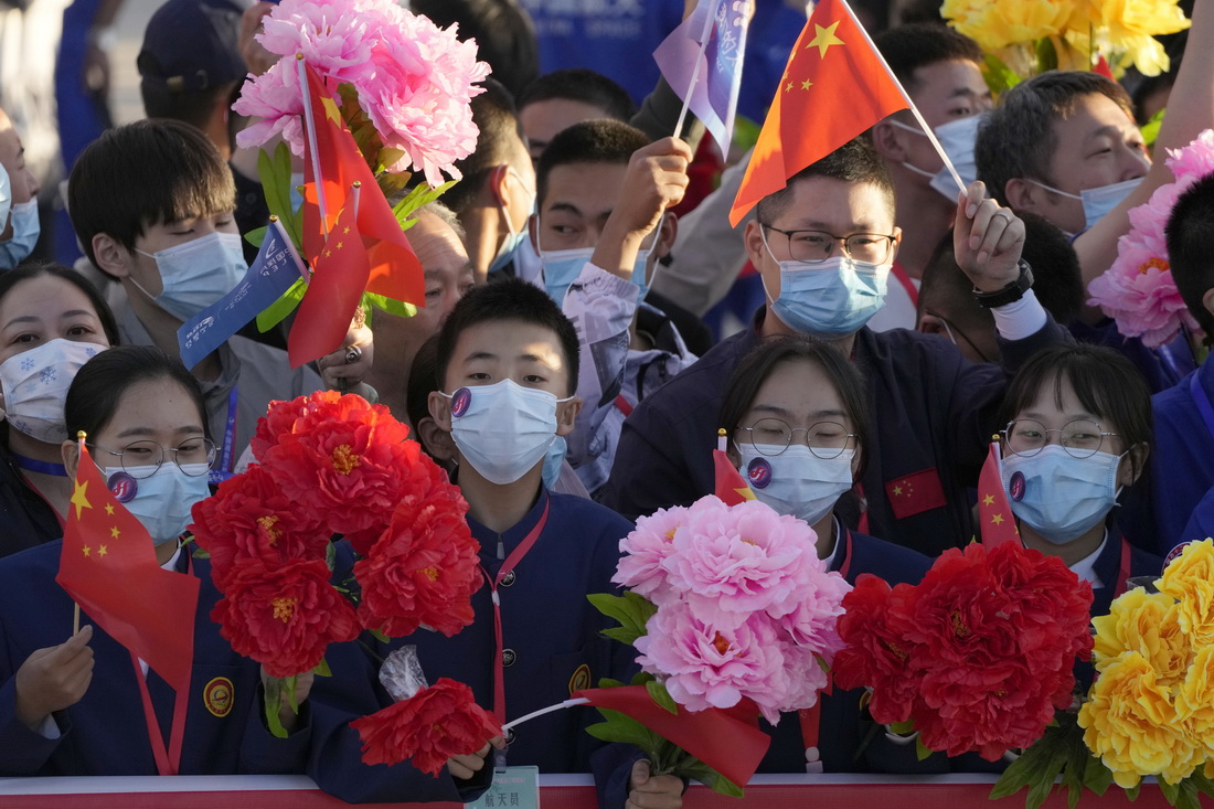 现场欢呼声此起彼伏积极气氛洋溢的简单介绍 现场欢呼声此起彼伏积极气氛洋溢的简单介绍