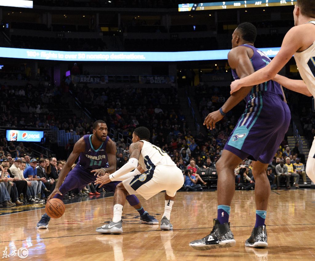 阿拉维斯遭遇黑暗，惨败收场