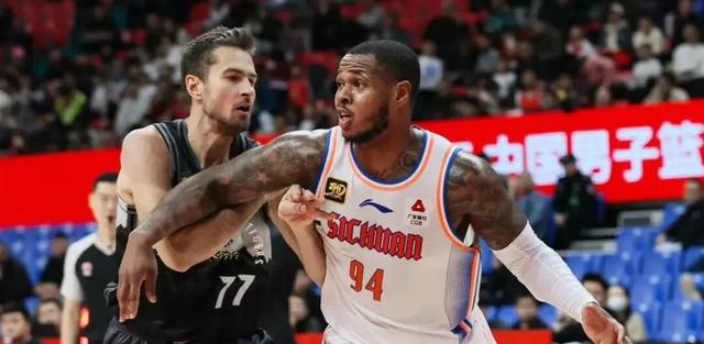 新援登场表现抢眼，球队或迎来转机的简单介绍